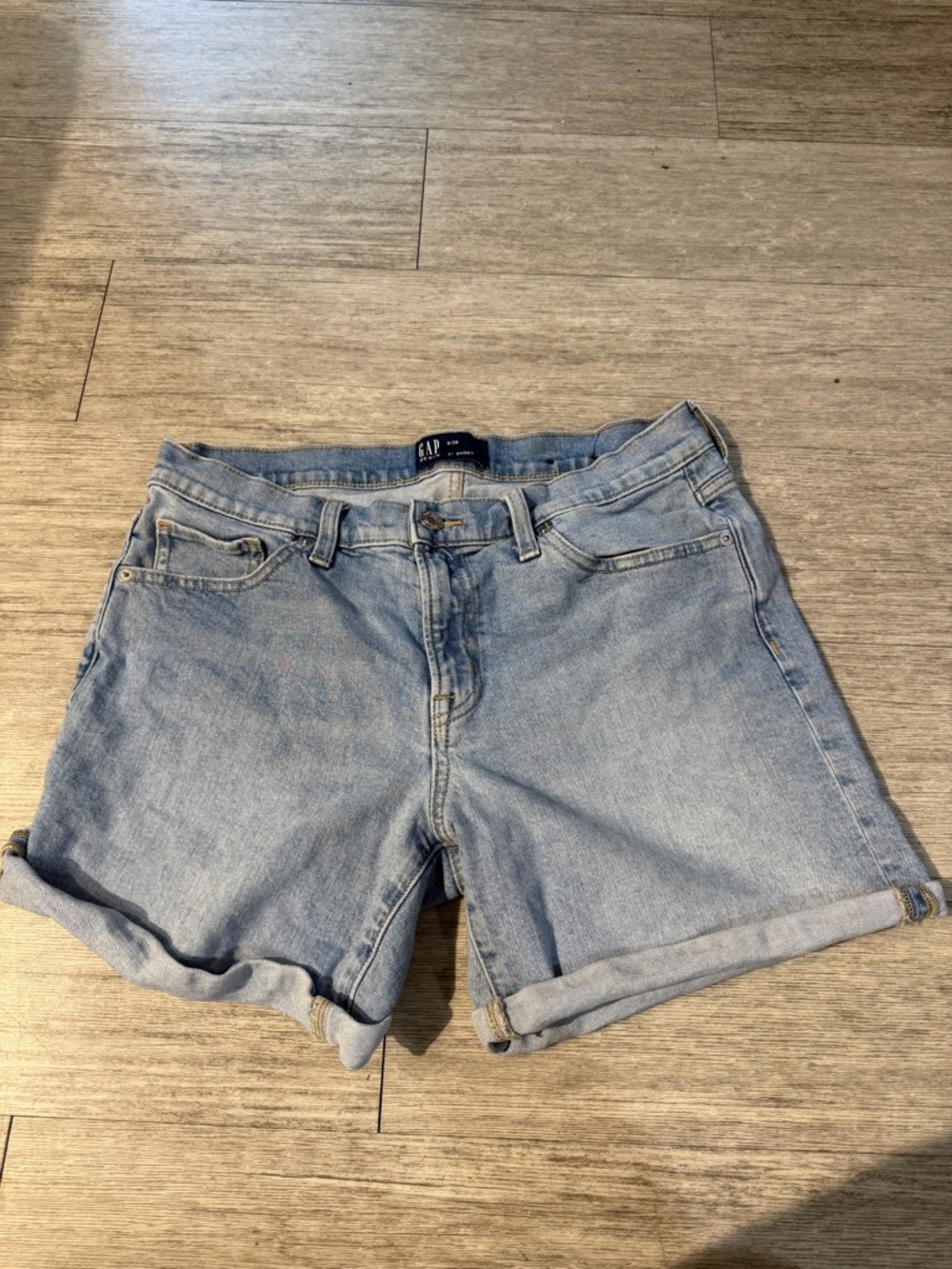 GAP Light Wash Denim Shorts - Picture 2 of 4